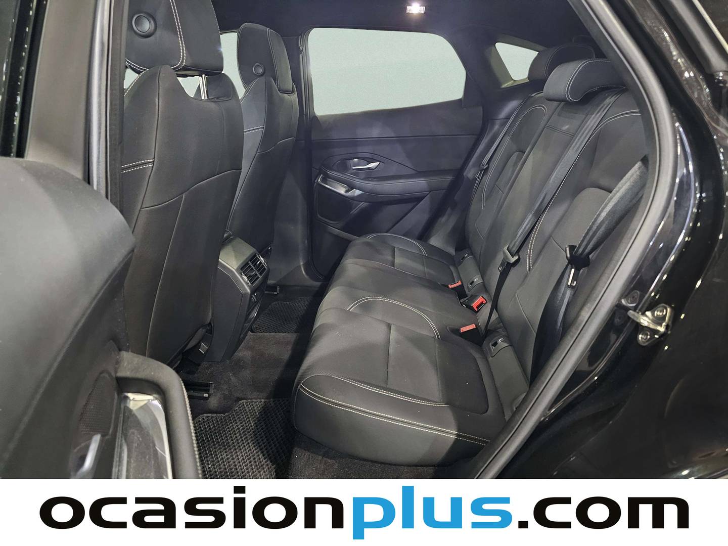 Foto asientos traseros Jaguar E-Pace Jaguar E-PACE 2.0D MHEV R-Dynamic SE 4WD Auto (163 CV)