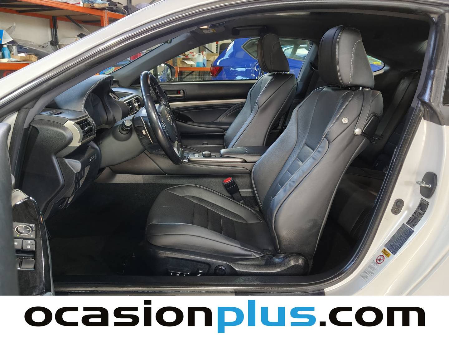 Foto asientos delanteros Lexus RC Lexus RC 300h Executive + TS (223 CV)