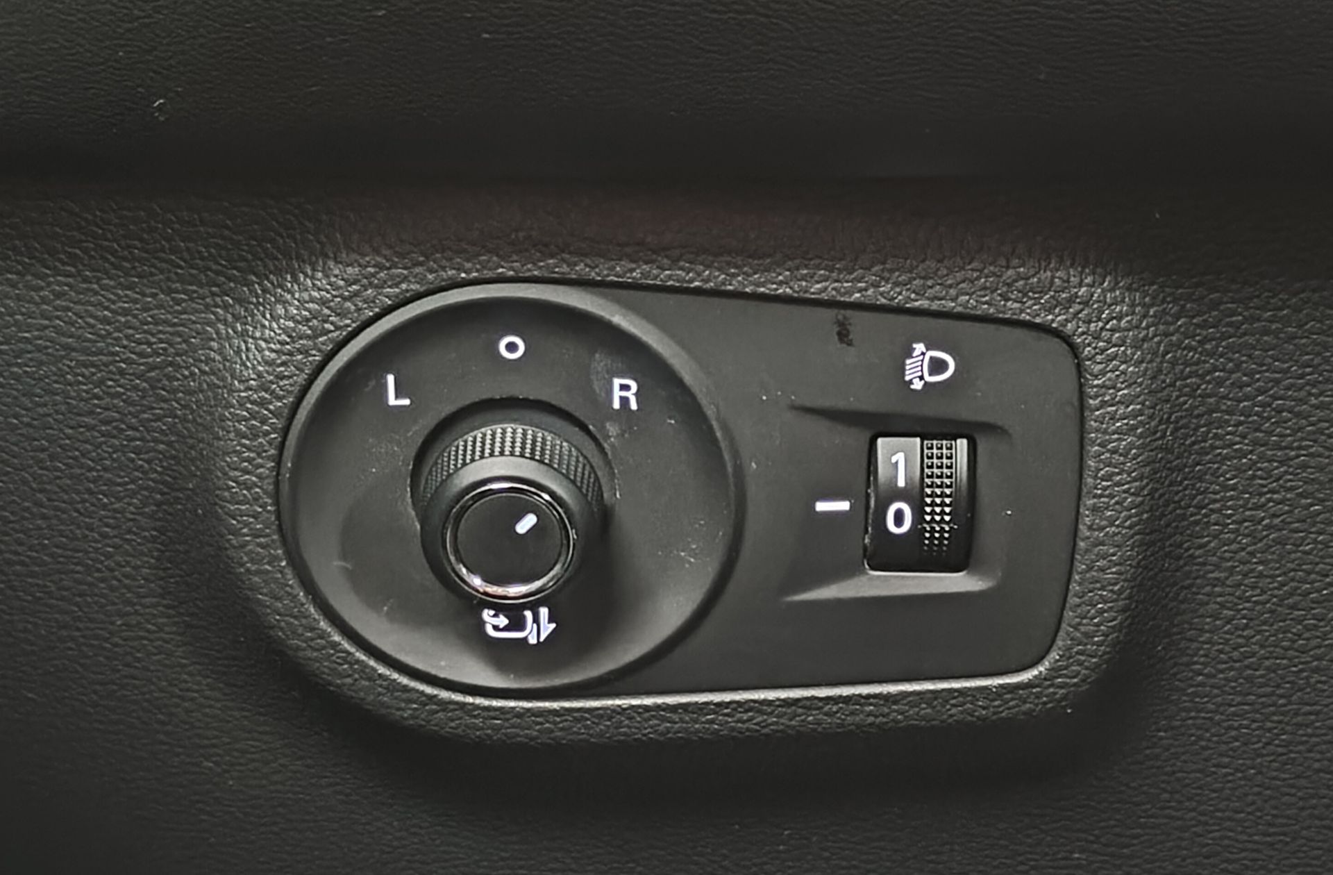 MG ZS 1.0T Luxury - foto 26