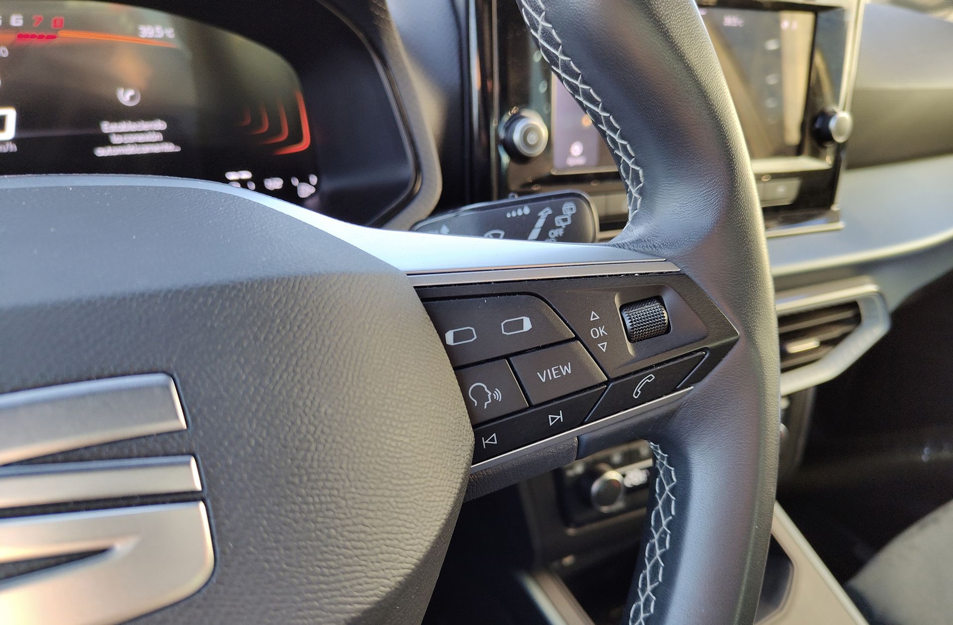 SEAT Arona 1.0 TSI Xperience - foto 29