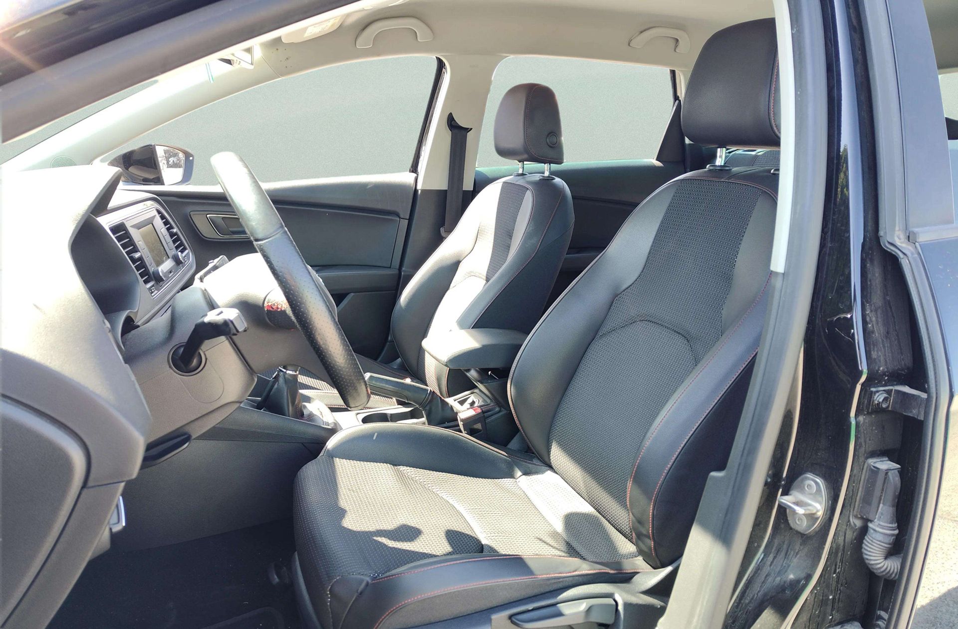 SEAT León ST 2.0 TDI FR - foto 8