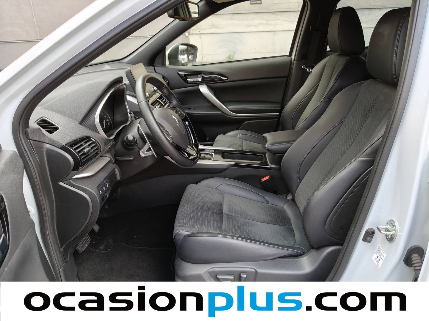 Foto asientos delanteros Mitsubishi Eclipse Cross Mitsubishi Eclipse Cross 2.4 PHEV Kaiteki 4WD Auto (188 CV)