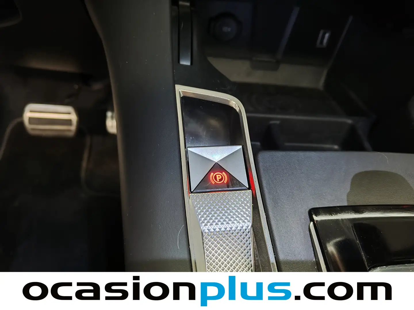 Foto DS DS 7 Crossback DS DS7 Crossback E-Tense 300 Louvre 4WD Auto (300 CV)