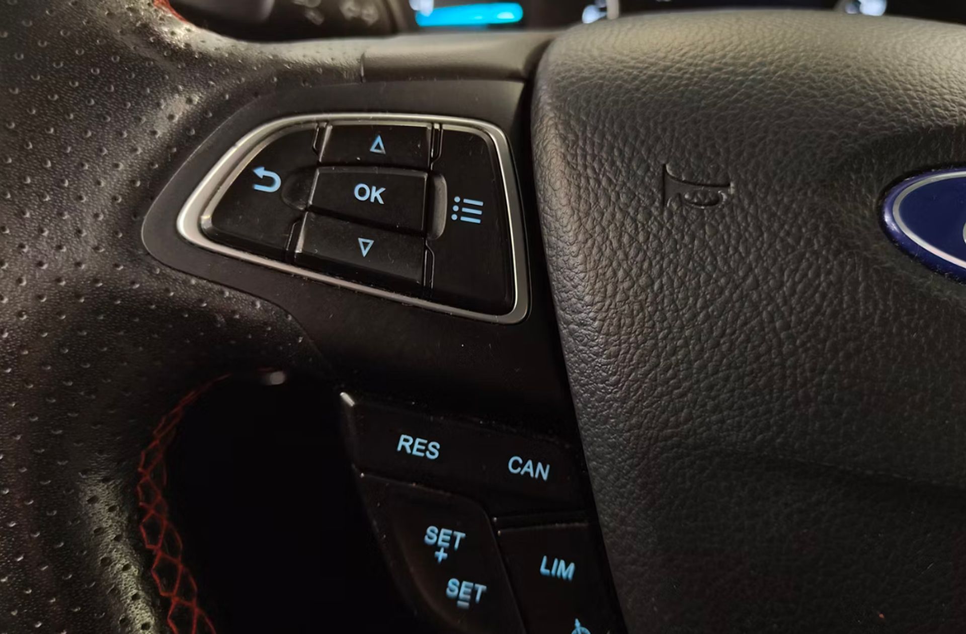 Ford EcoSport 1.0L EcoBoost ST Line - foto 22