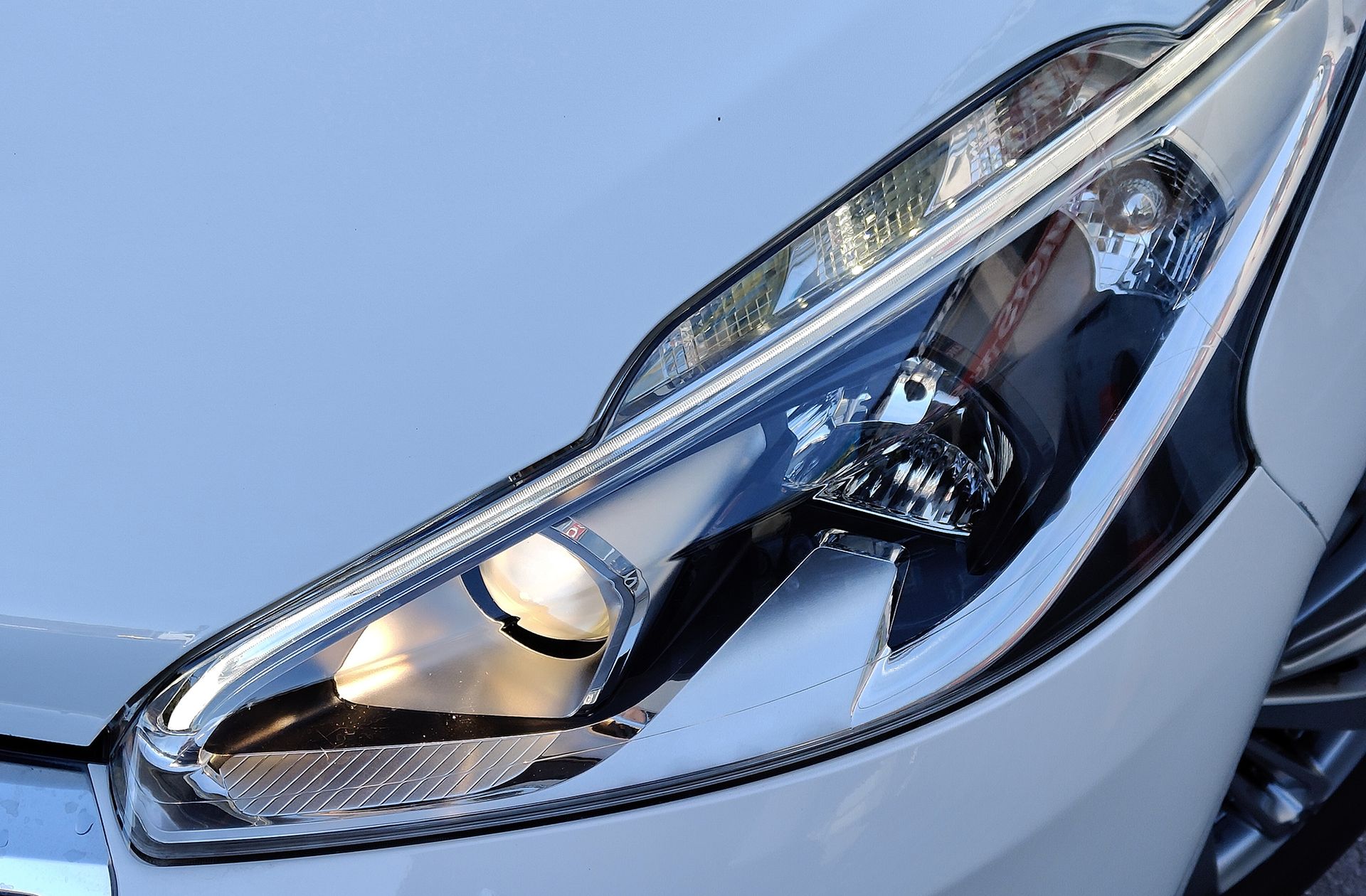 Peugeot 208 1.2 PureTech Allure - foto 16