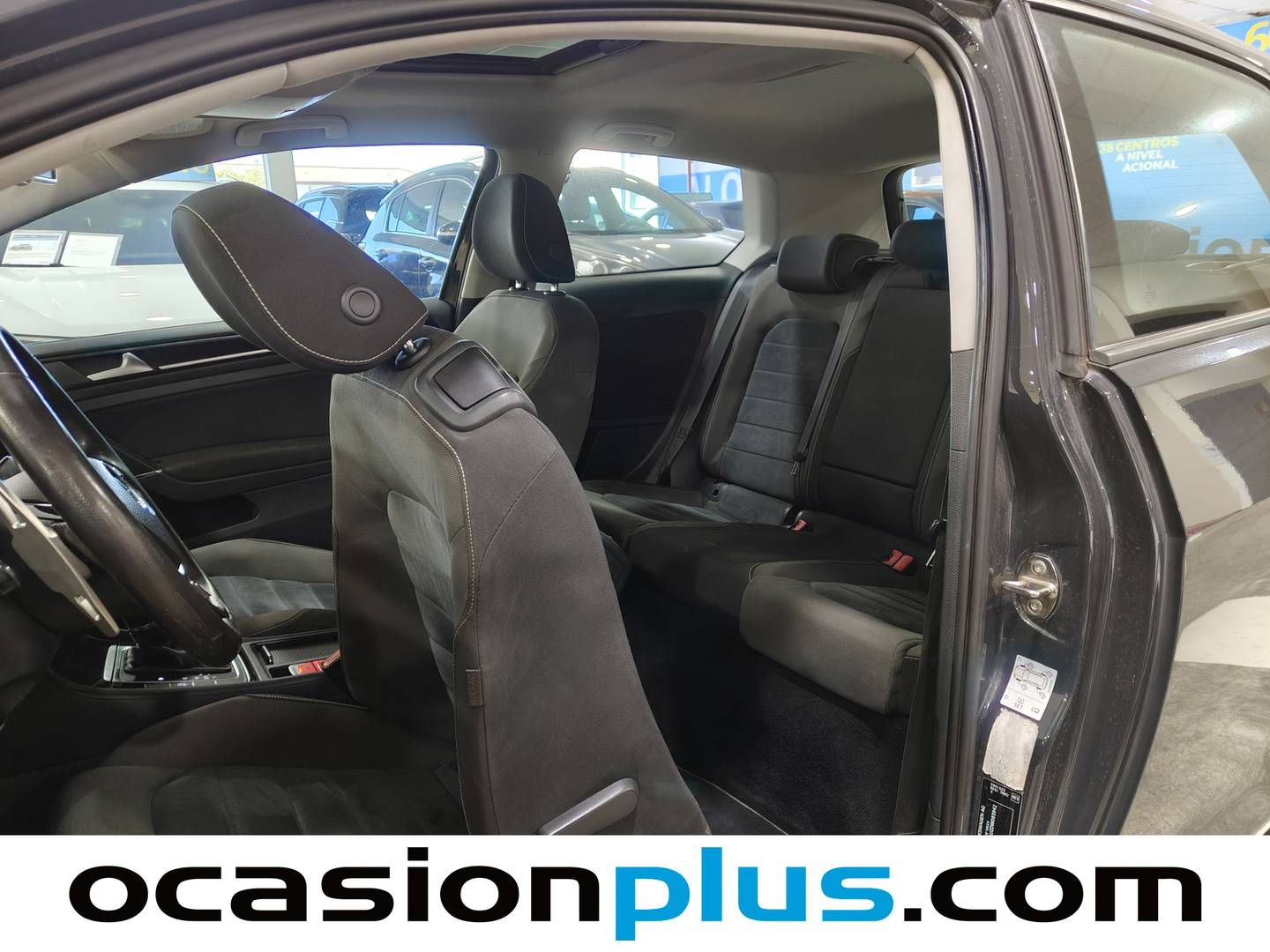 Foto asientos traseros Volkswagen Golf Volkswagen Golf Sport 2.0 TDI BMT (150 CV) PACK R-LINE