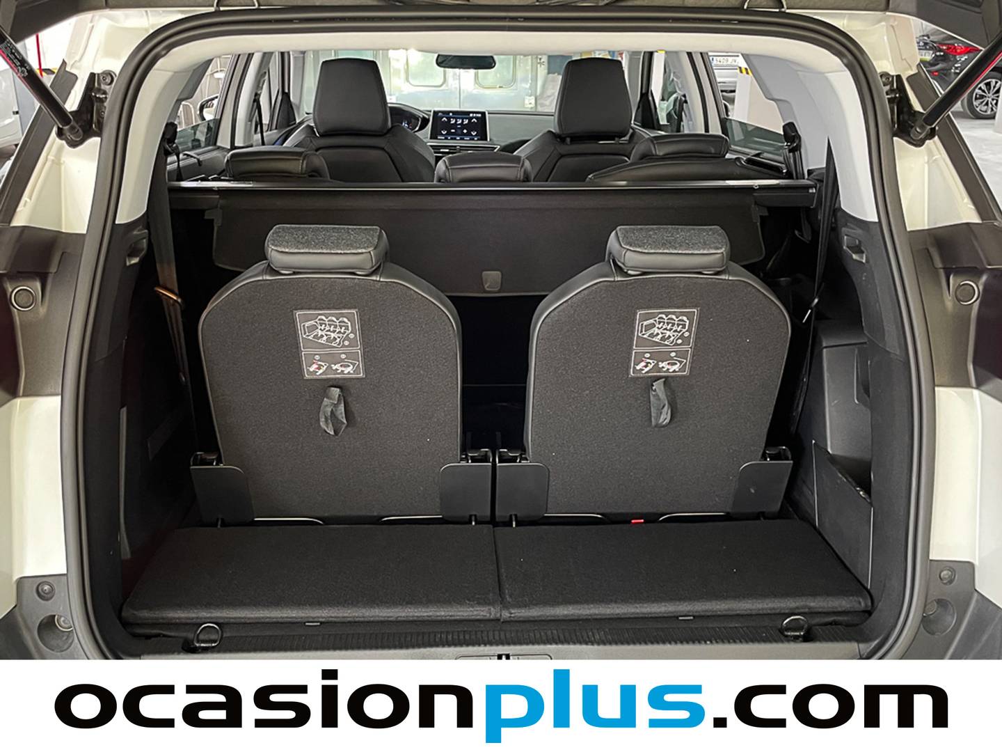 Foto Peugeot 5008 Peugeot 5008 PureTech 130 S&S Allure (130 CV) 7 Plazas siete plazas