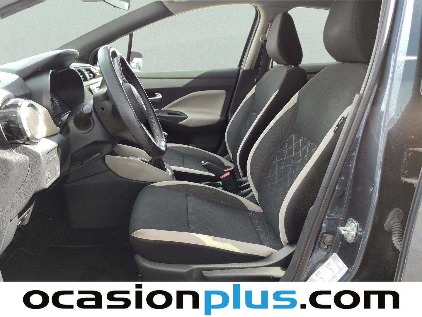 Foto asientos delanteros Nissan Micra Nissan Micra IG-T S&S N-Connecta (90 CV)