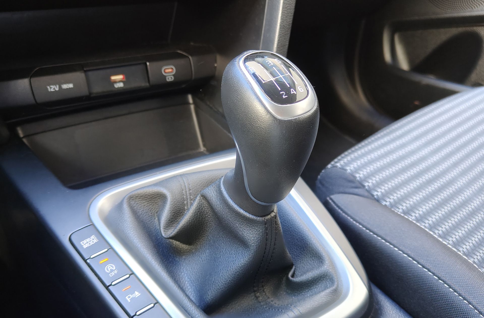 Kia Ceed 1.6 MHEV iMT Drive - foto 5