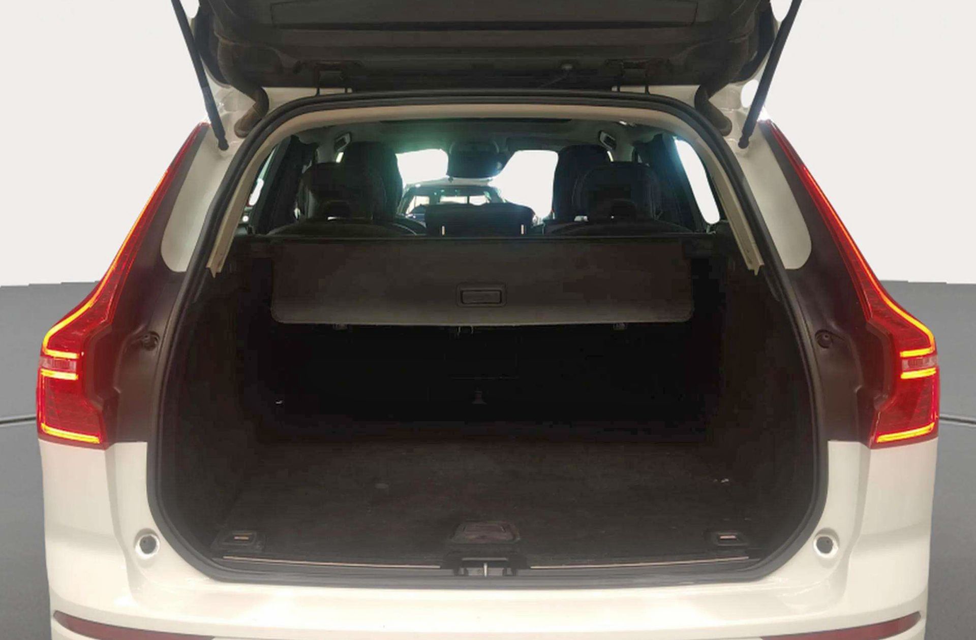 Volvo XC60 D4 Momentum - foto 21