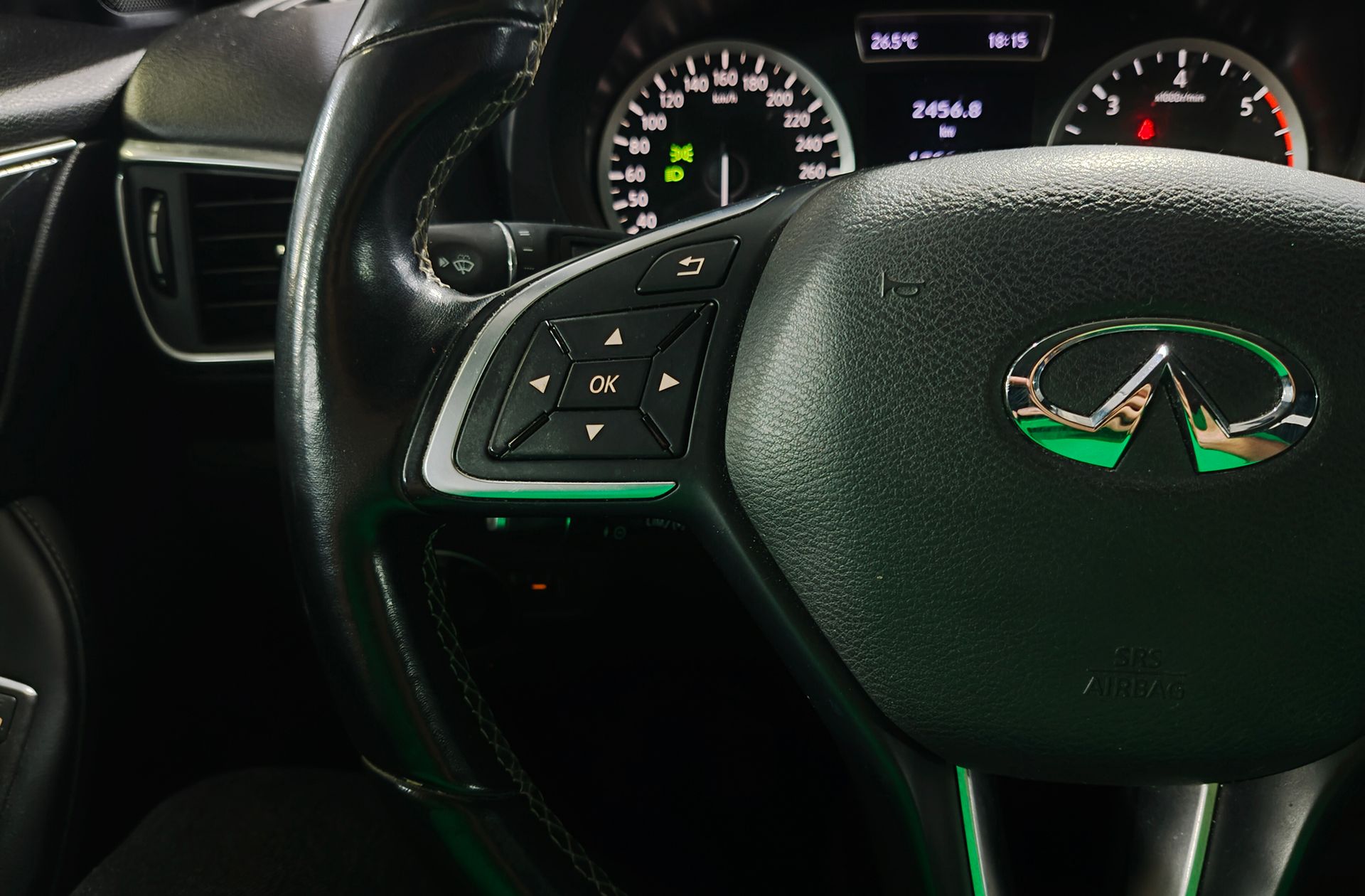 Infiniti Q30 1.5 D Premium - foto 29