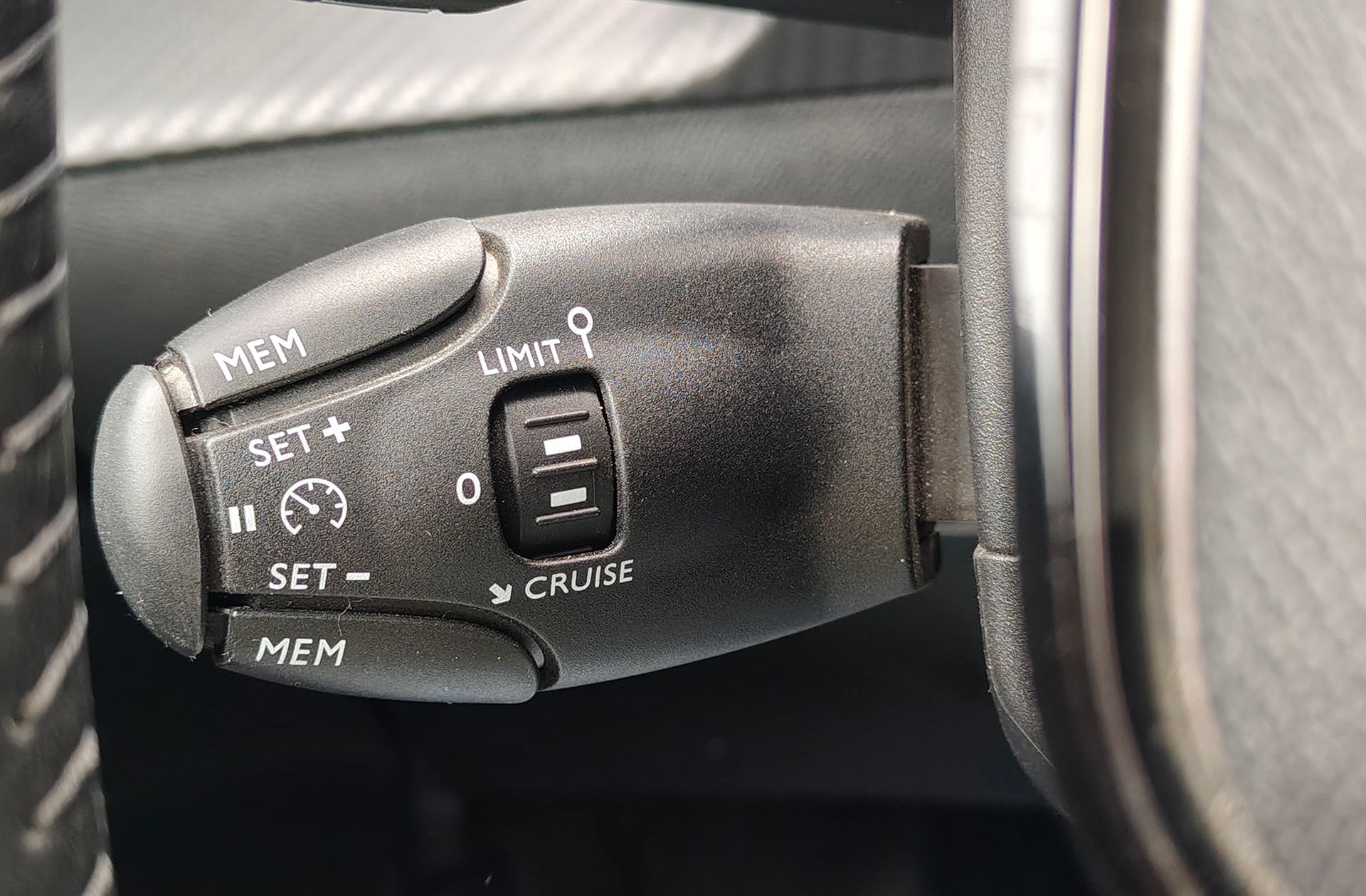 Peugeot 208 Style Hybrid 110 eDCS6 - foto 25