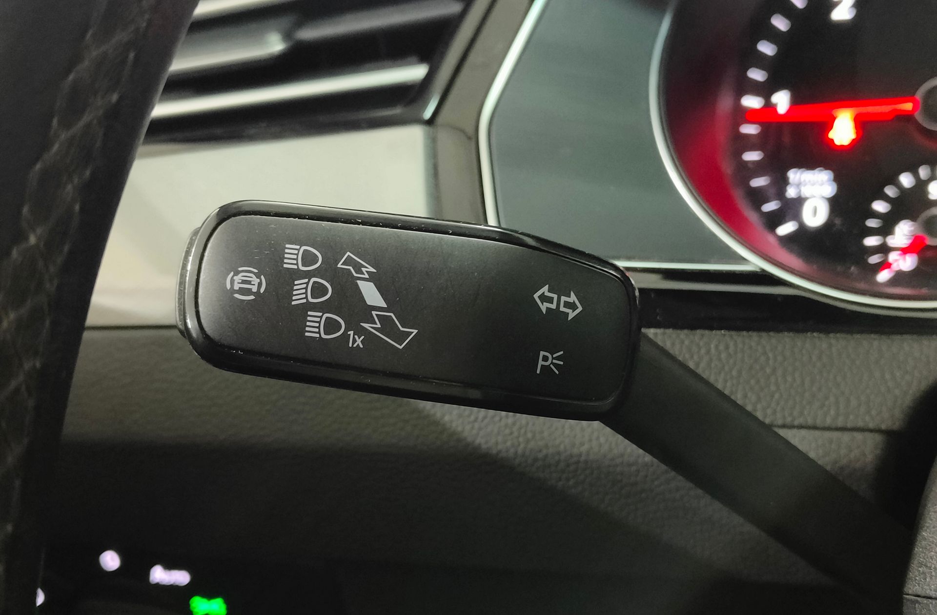 Volkswagen Passat 2.0 TDI DSG - foto 29