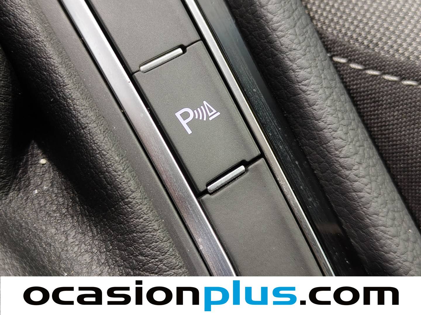 Foto Volkswagen Golf Volkswagen Golf Sport 2.0 TDI (150 CV) DSG Pack R-Line