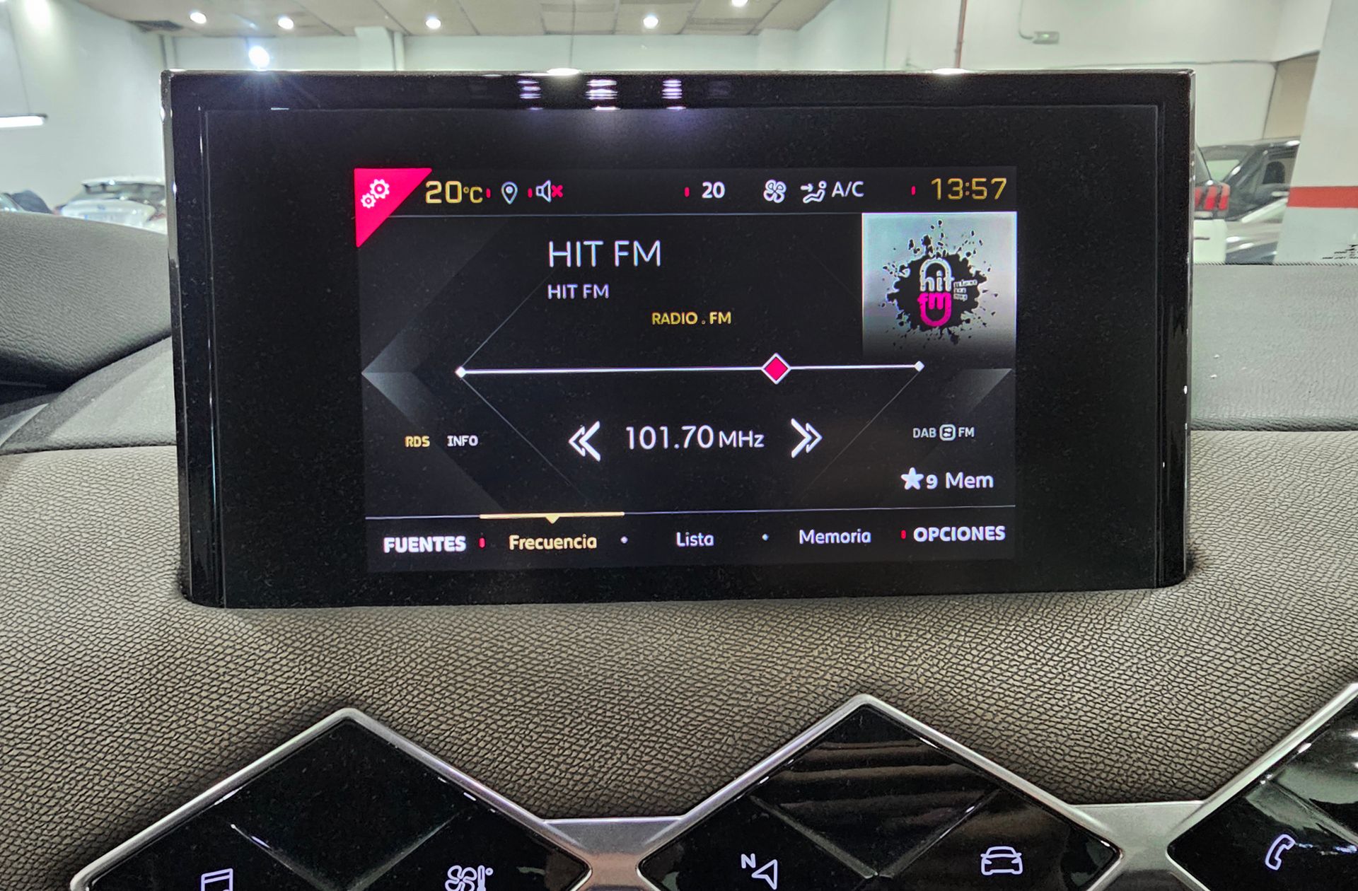 DS DS 3 Crossback BlueHDi 110 So Chic - foto 34