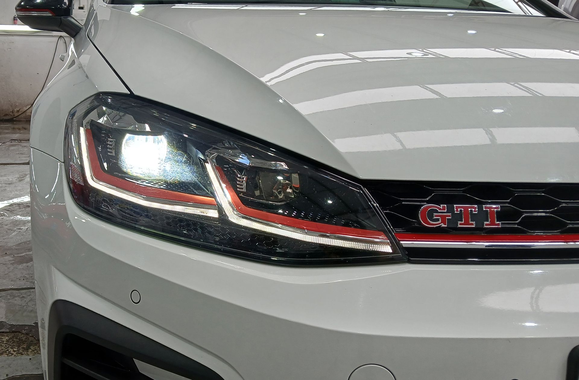 Volkswagen Golf GTI Performance 2.0 TSI DSG - foto 16