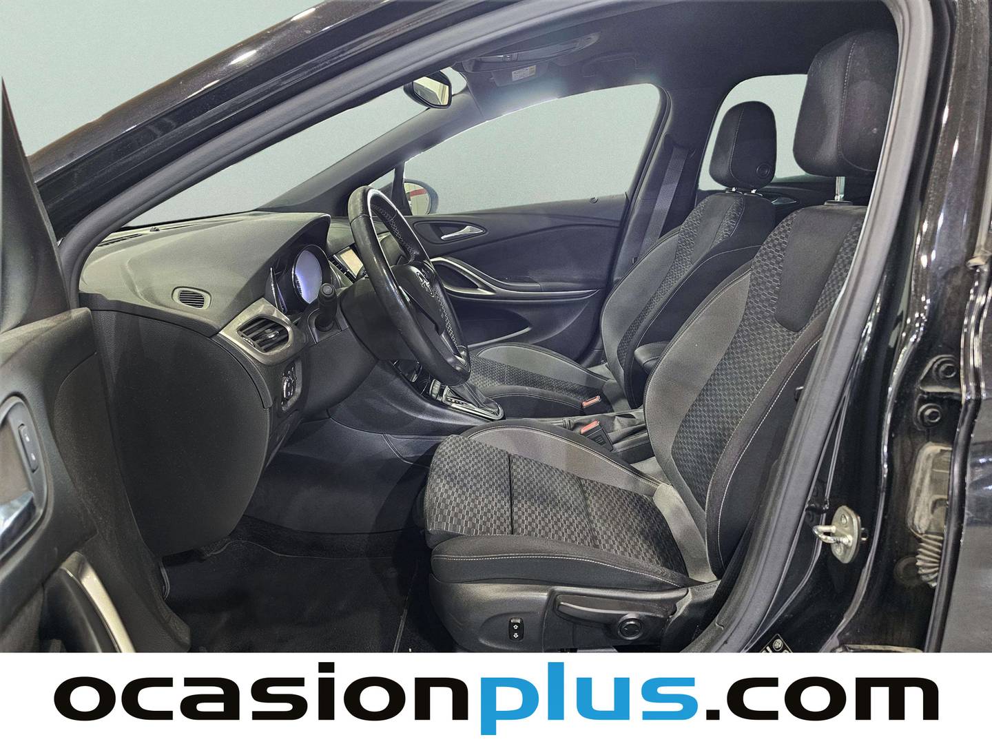 Foto asientos delanteros Opel Astra Opel Astra 1.4T SHT S/S Business Elegance CVT (145 CV)