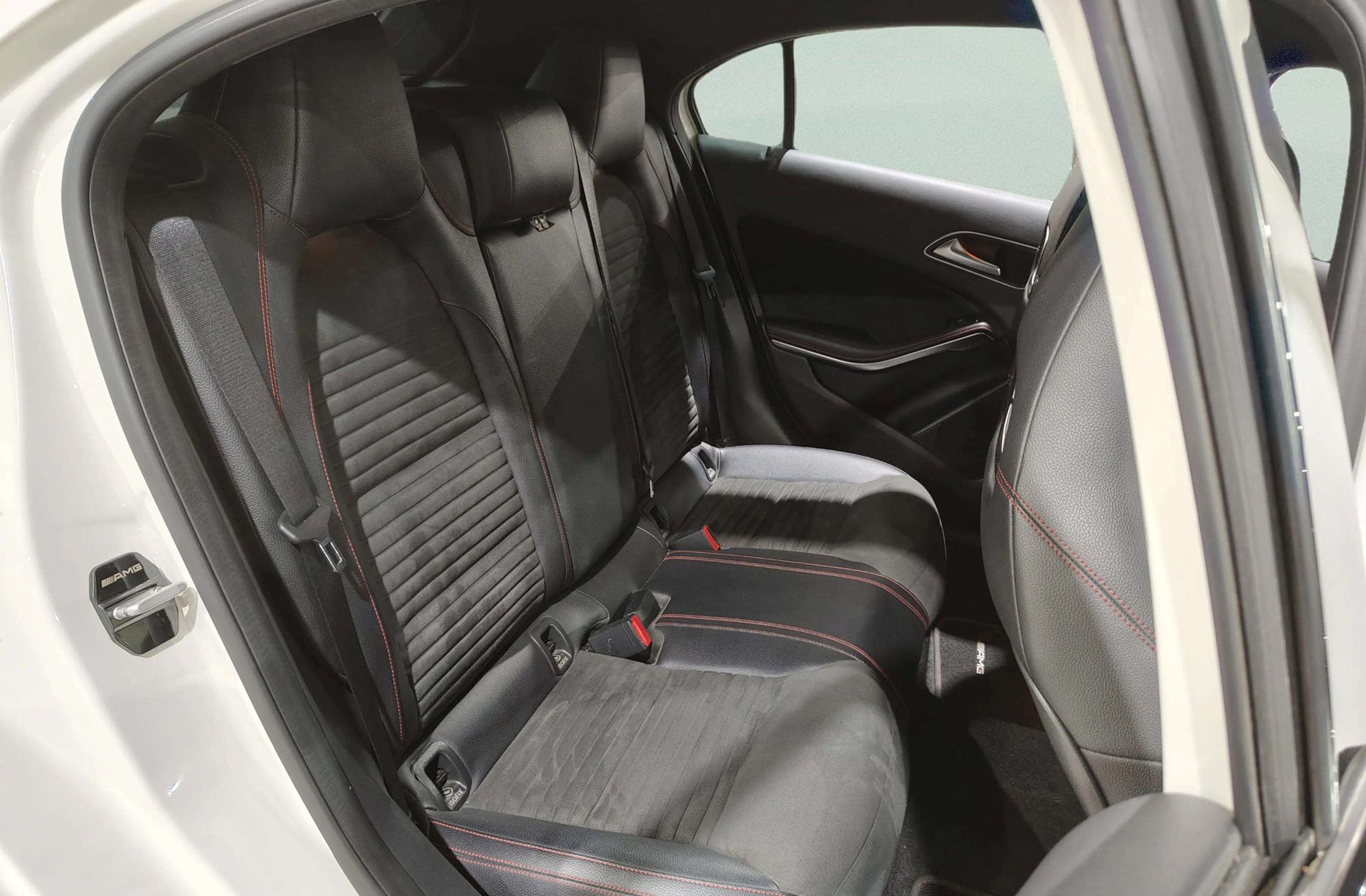 Mercedes-Benz Clase A 200 d AMG Line - foto 18