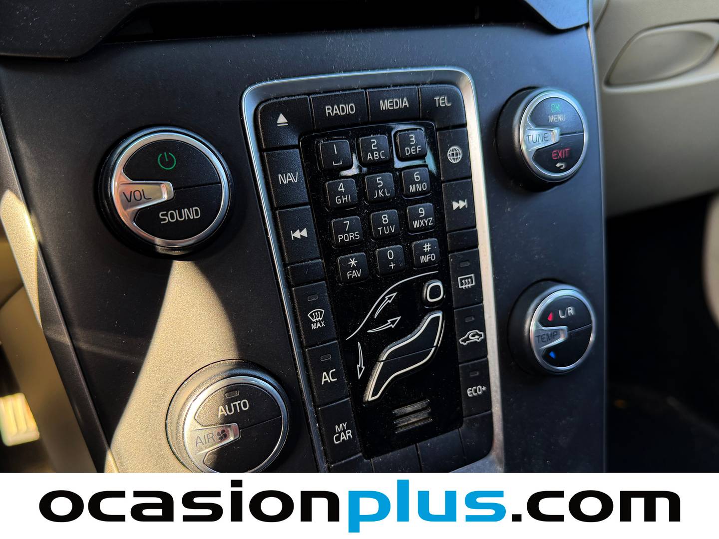 Foto Volvo V40 Volvo V40 D3 Momentum Auto (150 CV)