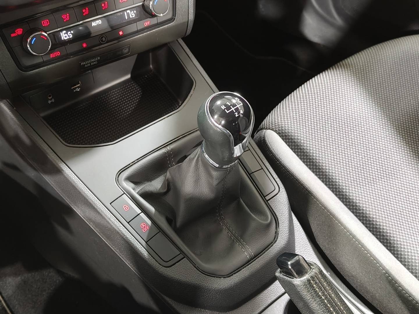 Foto Seat Ibiza SEAT Ibiza 1.0 MPI Style Plus (80 CV)