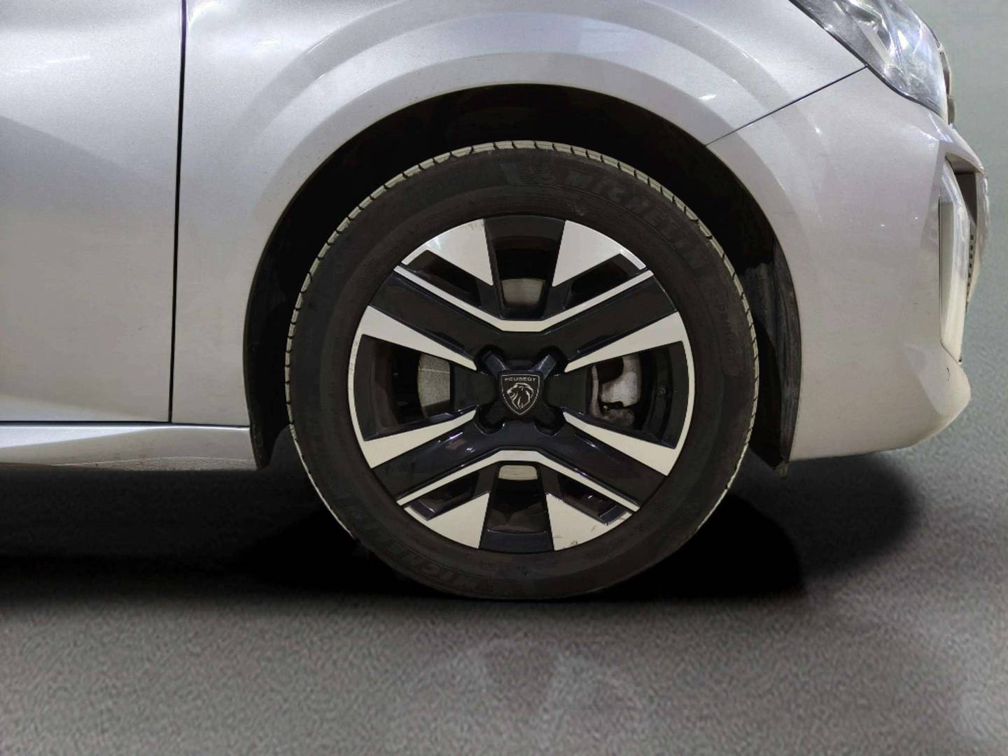 Foto Peugeot 208 Peugeot 208 PureTech 100 Allure (100 CV)