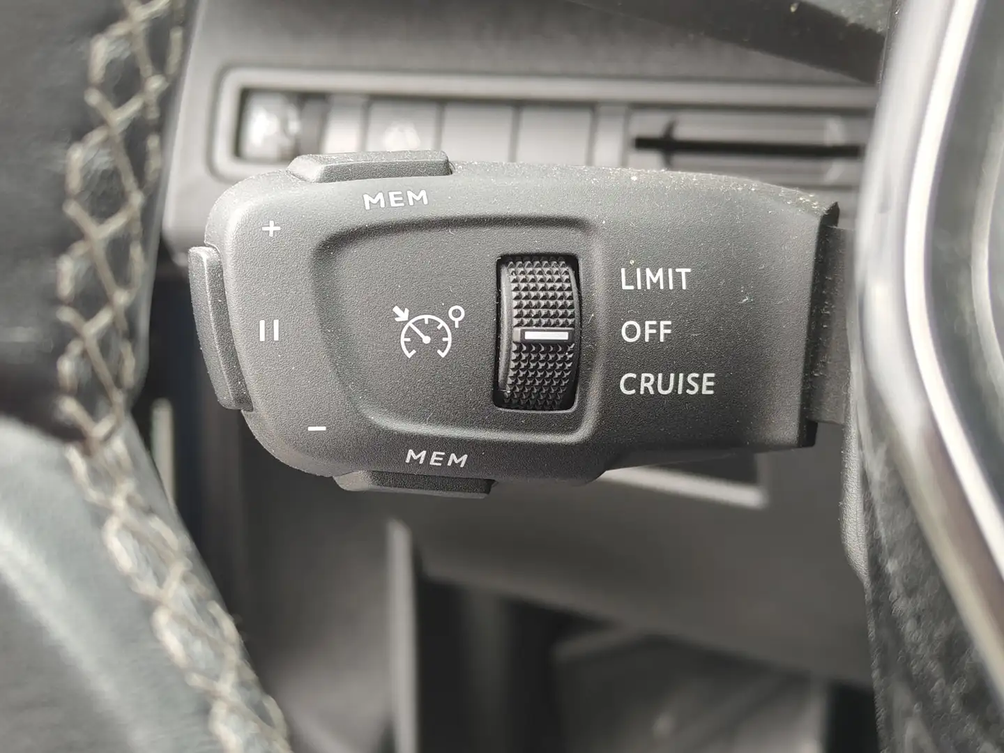 Foto Peugeot 5008 Peugeot 5008 PureTech 130 S&S Allure Pack EAT8 (130 CV) 7 Plazas