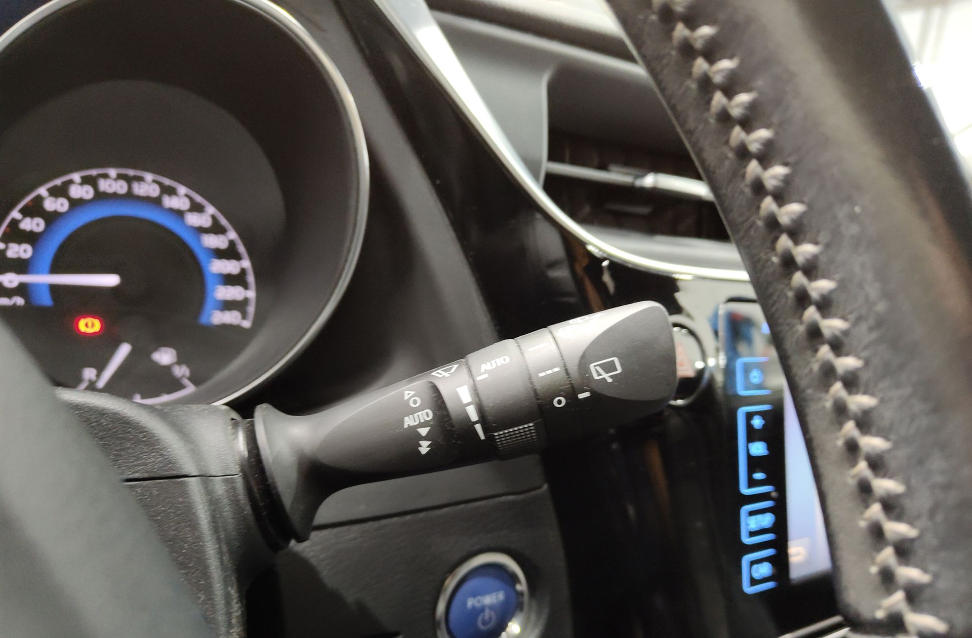 Toyota Auris 140H Hybrid Feel! - foto 23