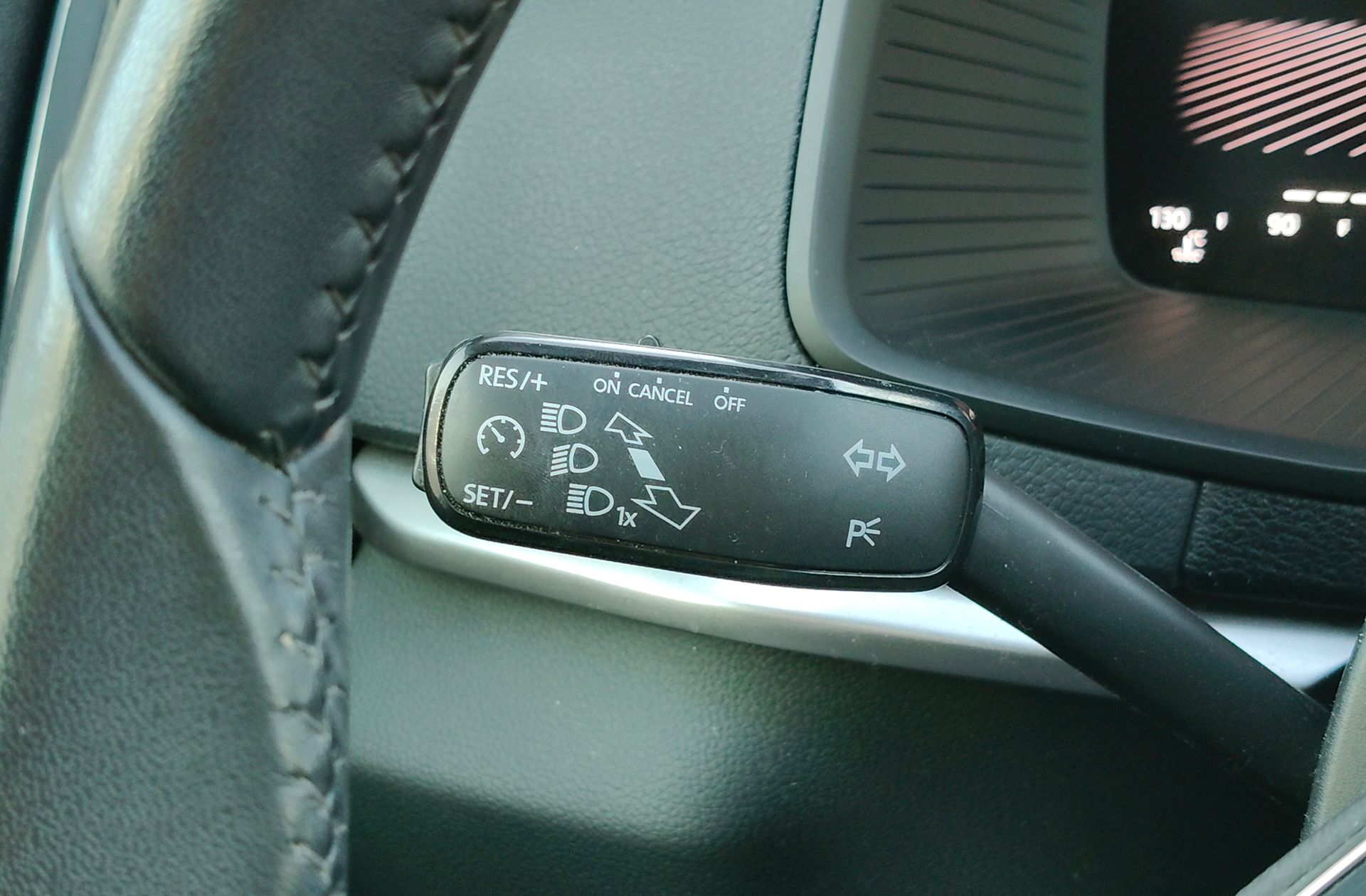 Škoda Karoq 2.0 TDI Selection - foto 31