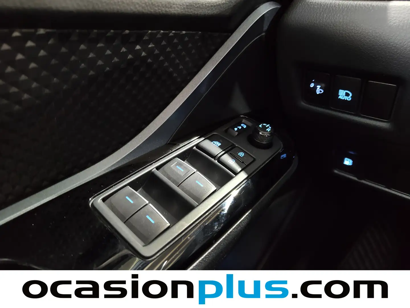 Foto Toyota C-HR Toyota C-HR 1.8 125H Advance (122 CV)