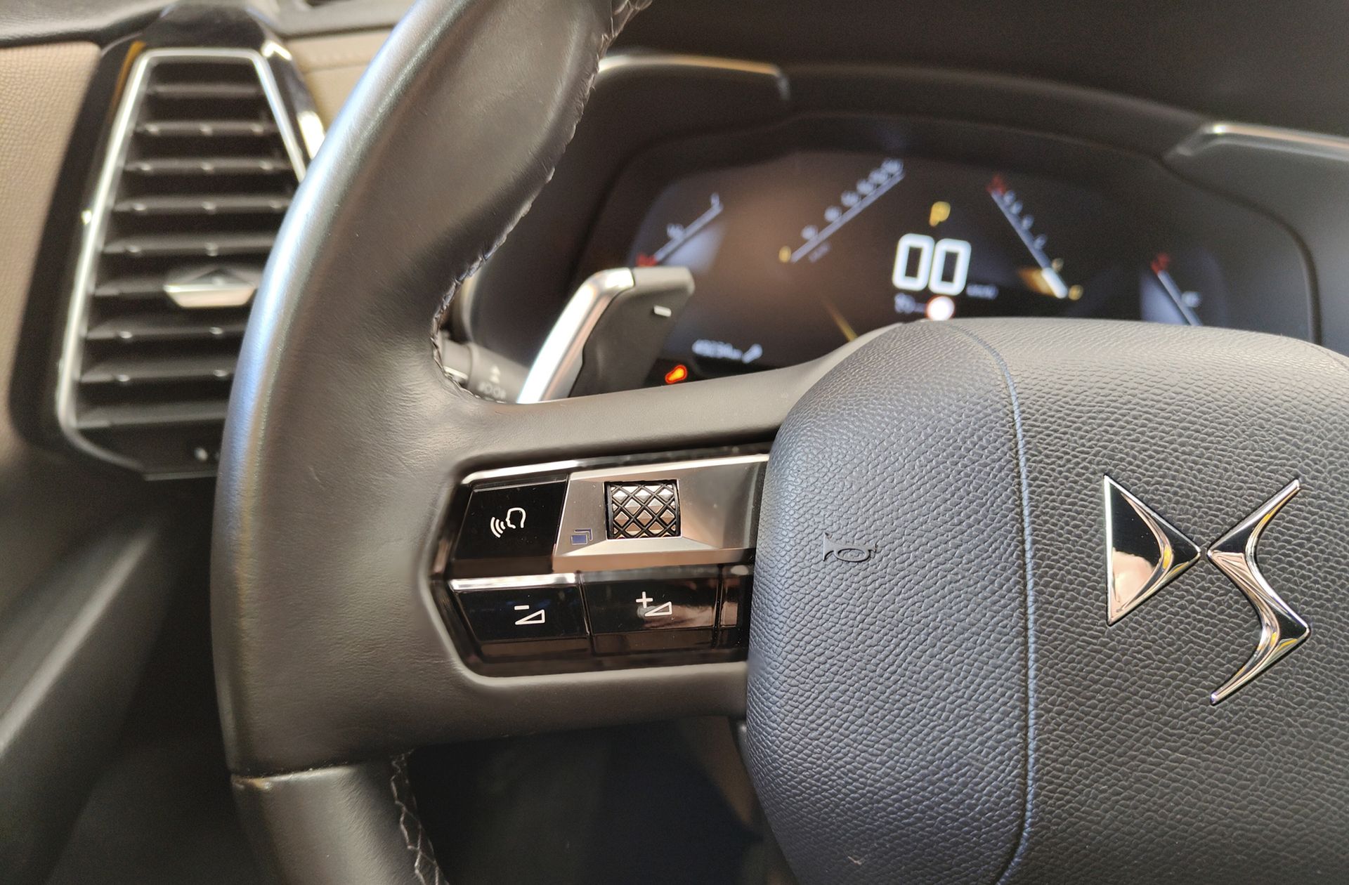 DS DS 7 Crossback PureTech 130 Bastille+ - foto 32
