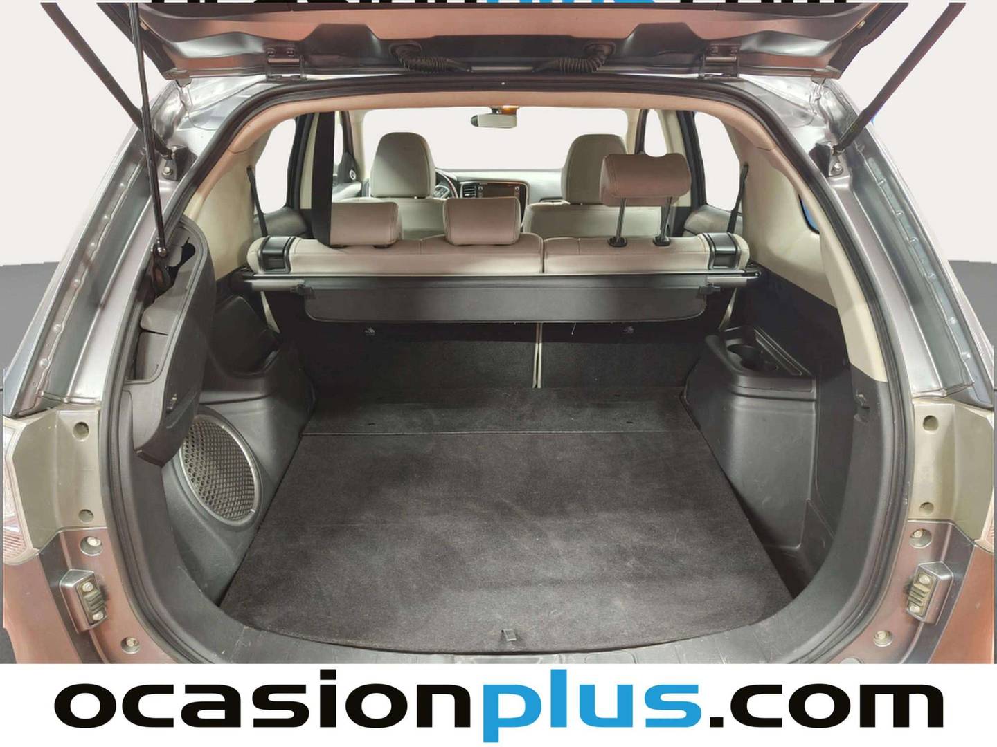 Foto Mitsubishi Outlander Mitsubishi Outlander 2.0 PHEV Kaiteki 4WD Auto (203 CV)