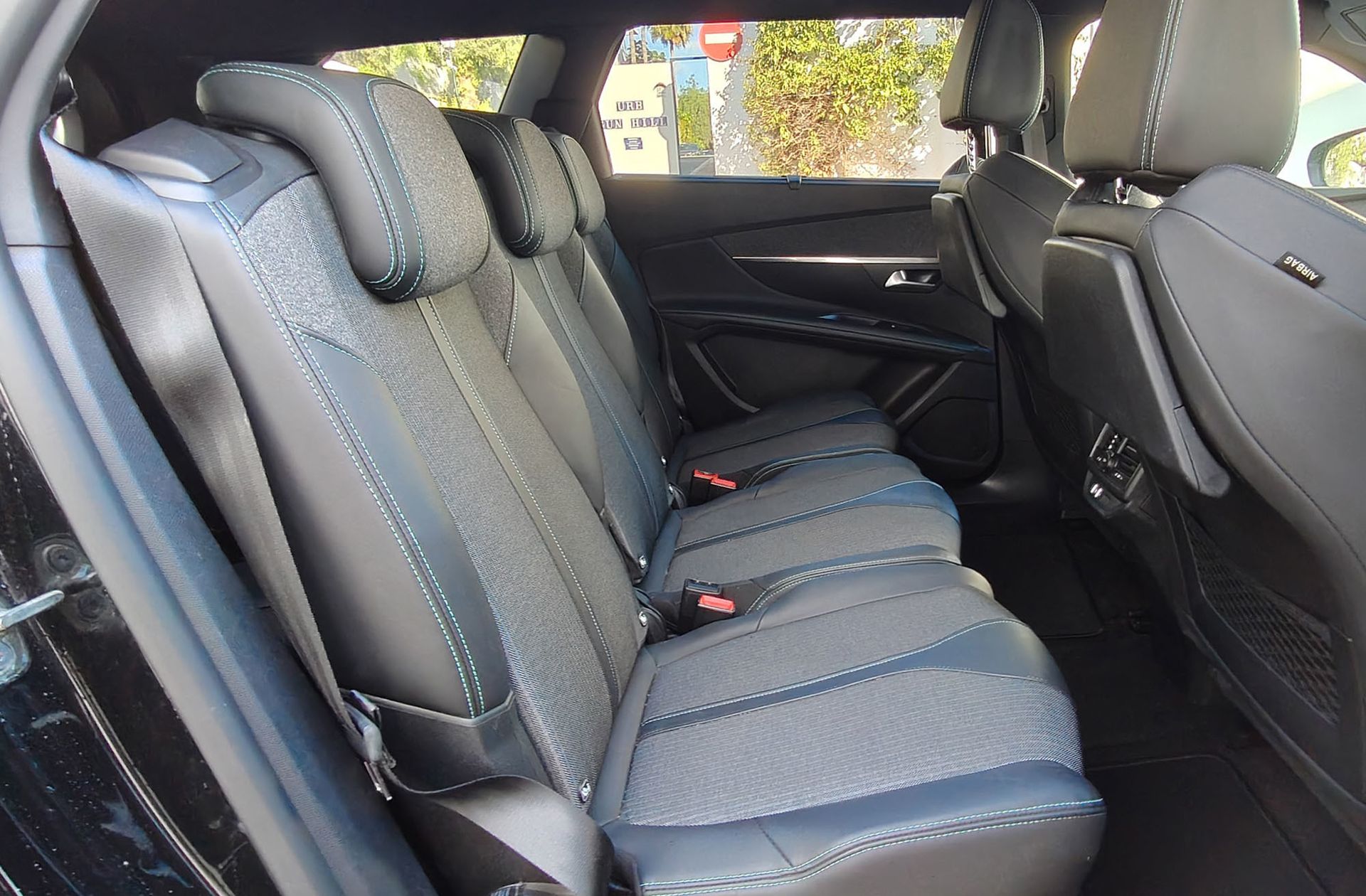 Peugeot 5008 1.2 Allure Pack eDCS6 - foto 17