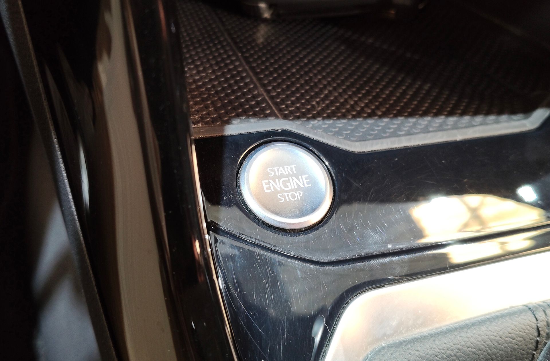 Volkswagen T-Roc R-Line 2.0 TDI DSG - foto 32
