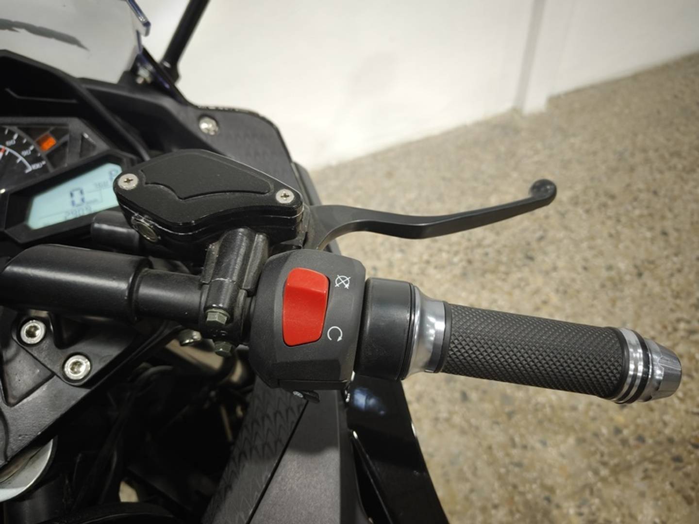 Foto E-BROH BRAVO E-BROH BRAVO CR (6CV)