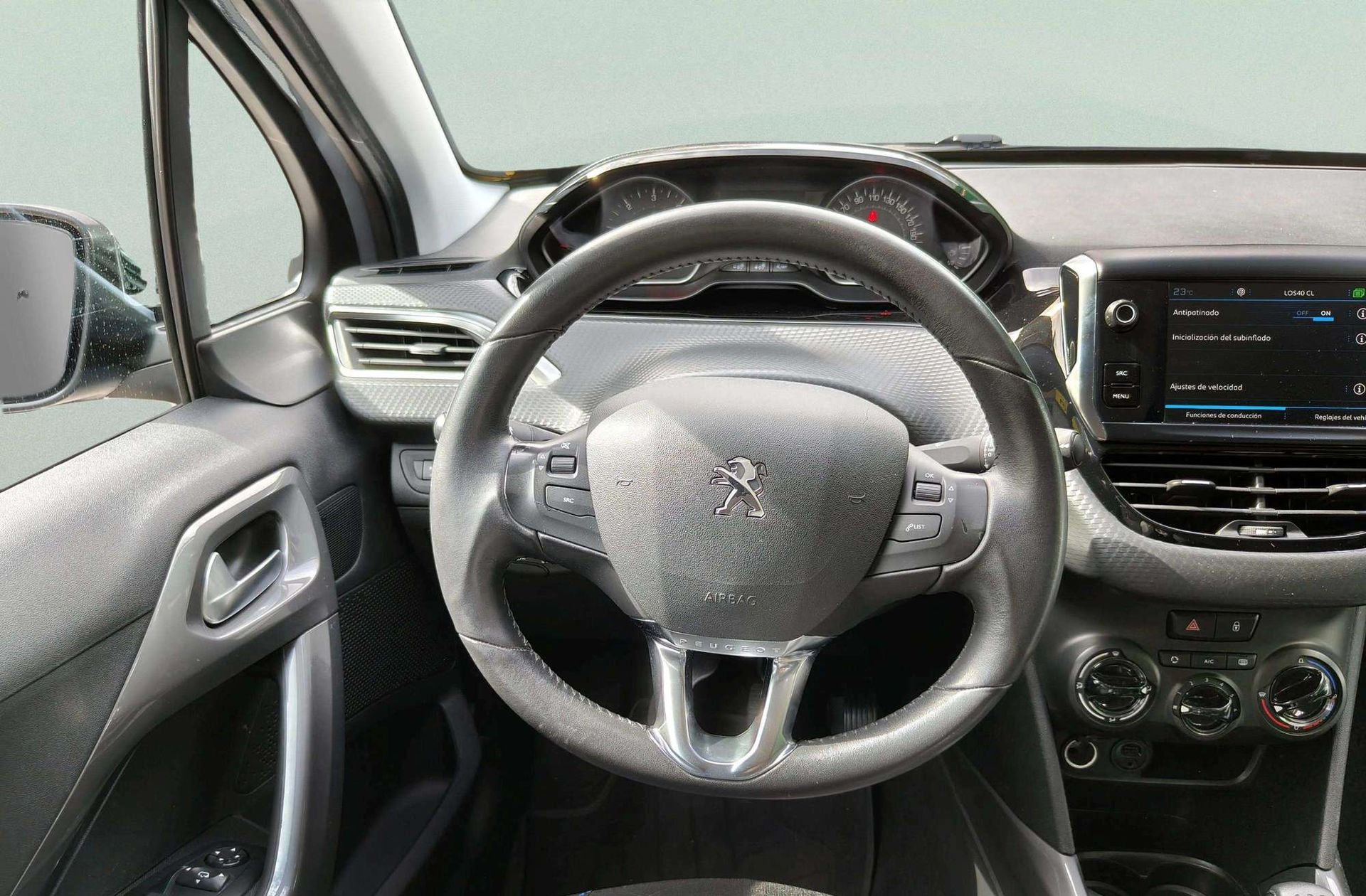 Peugeot 2008 BlueHDi 100 Style - foto 24