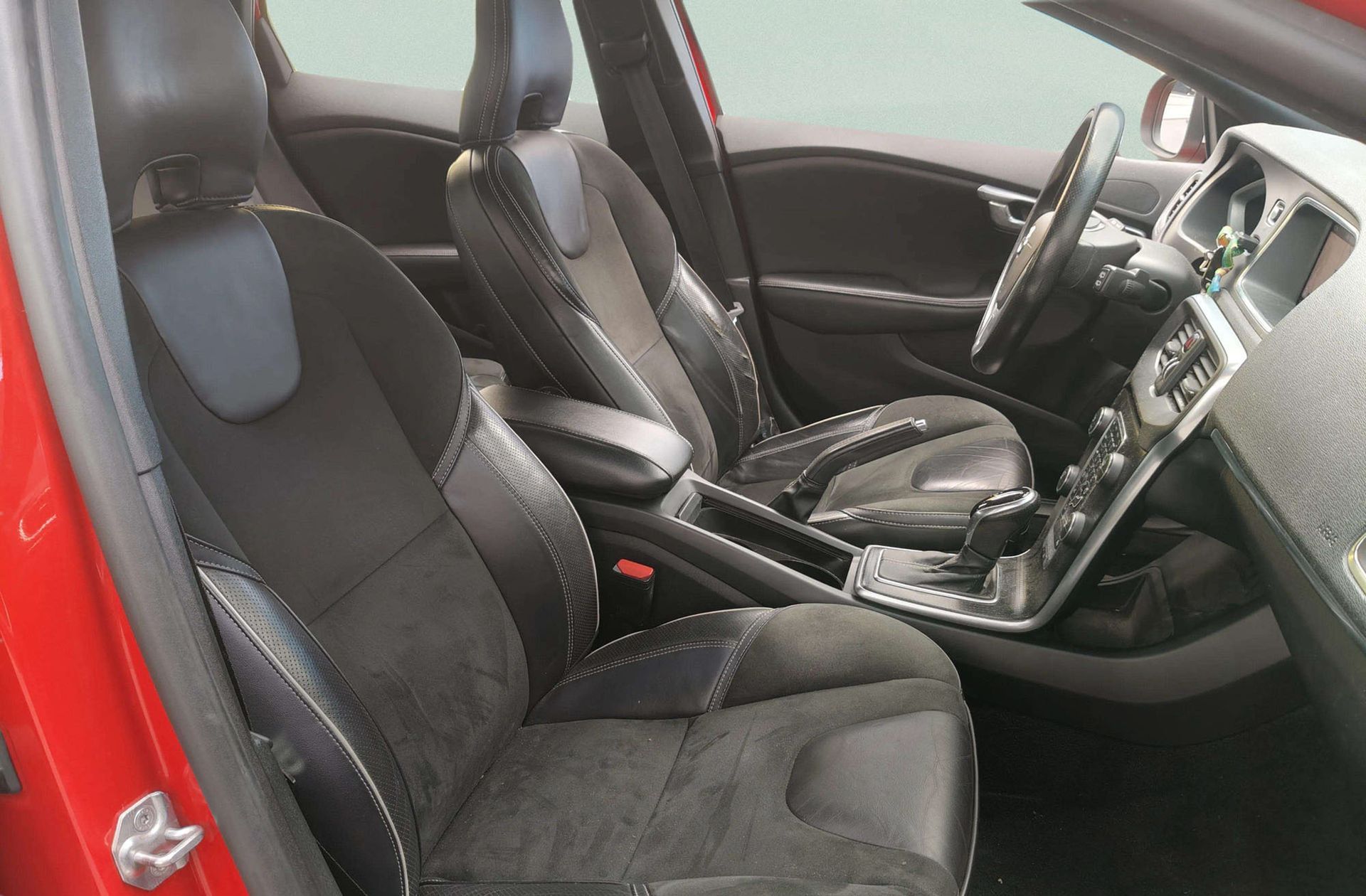 Volvo V40 R-Design Momentum - foto 18