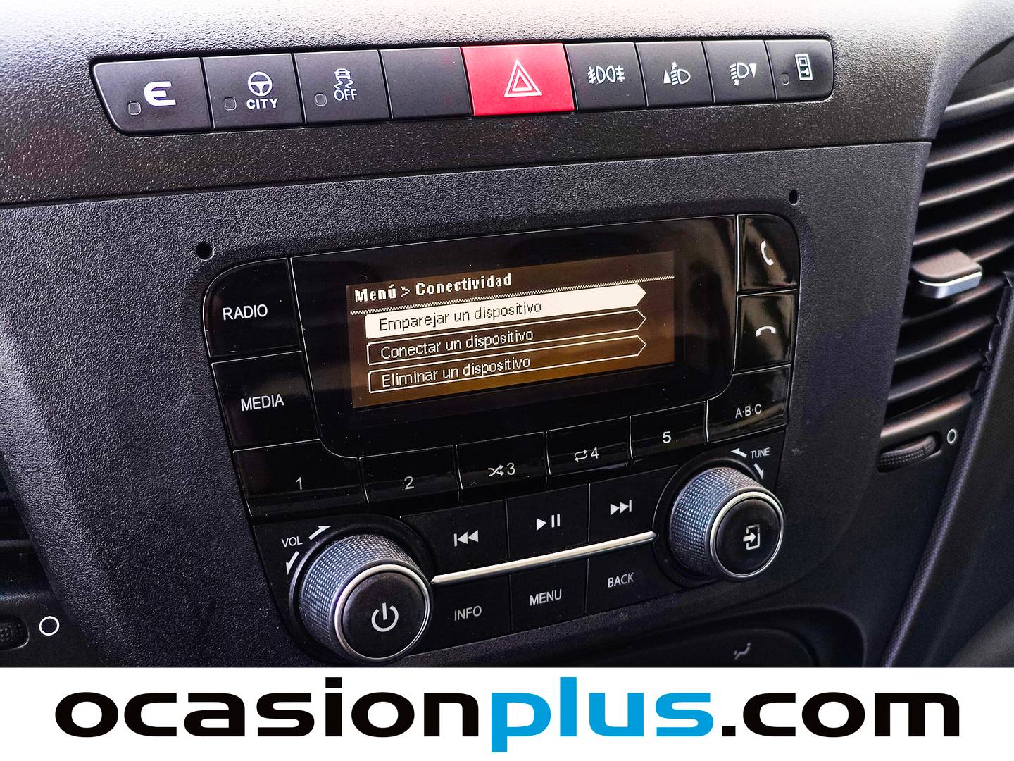 Extras y acabados del Iveco Daily Iveco Daily Furgon 35S 16 V 3520L/H2 (156 CV)