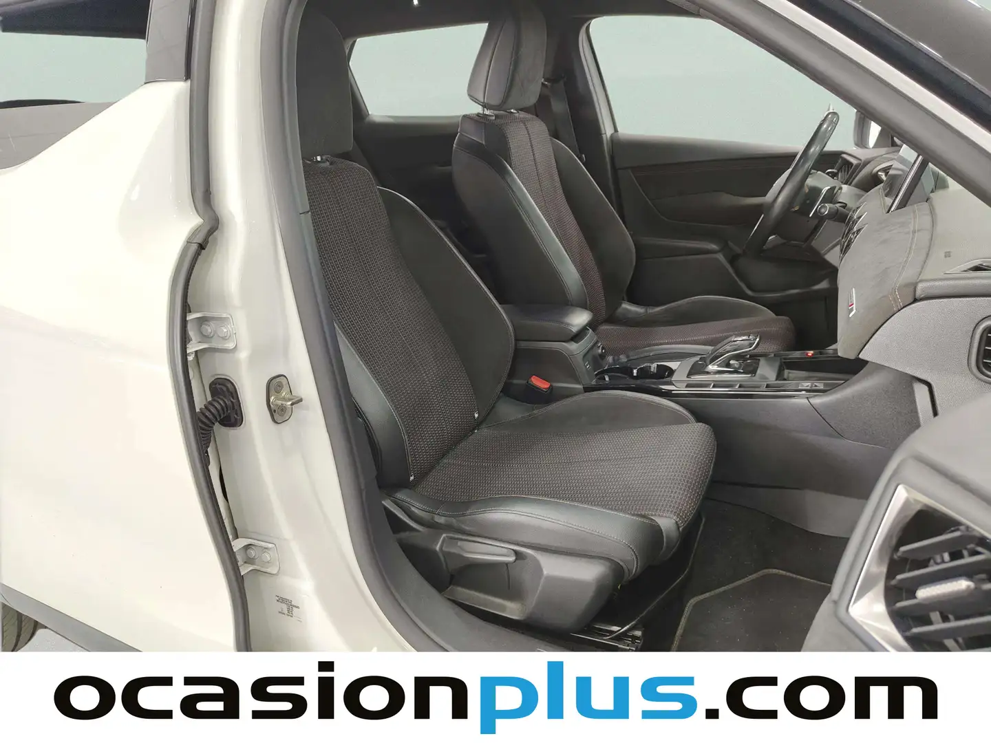 Foto DS DS 3 Crossback DS DS3 BlueHDi 130 Performance Line Auto (131 CV)