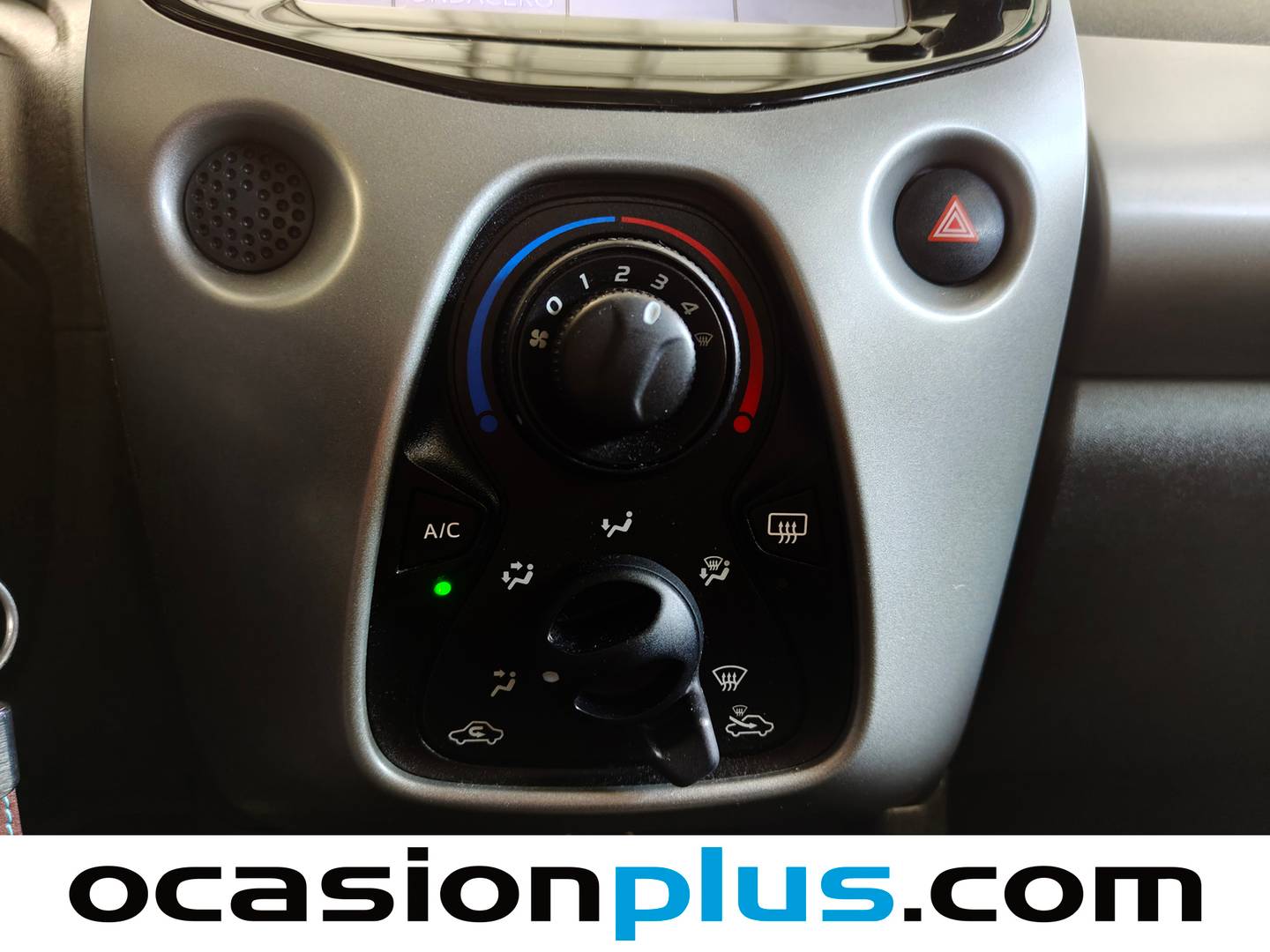 Equipamiento del Toyota Aygo Toyota Aygo 1.0 70 x-play (69 CV)