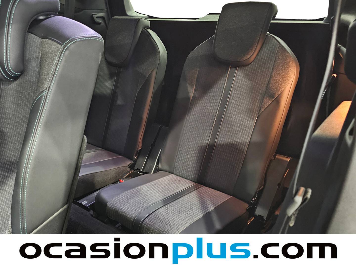 Foto asientos delanteros Peugeot 5008 Peugeot 5008 PureTech 130 S&S Allure Pack EAT8 (130 CV) 7 Plazas