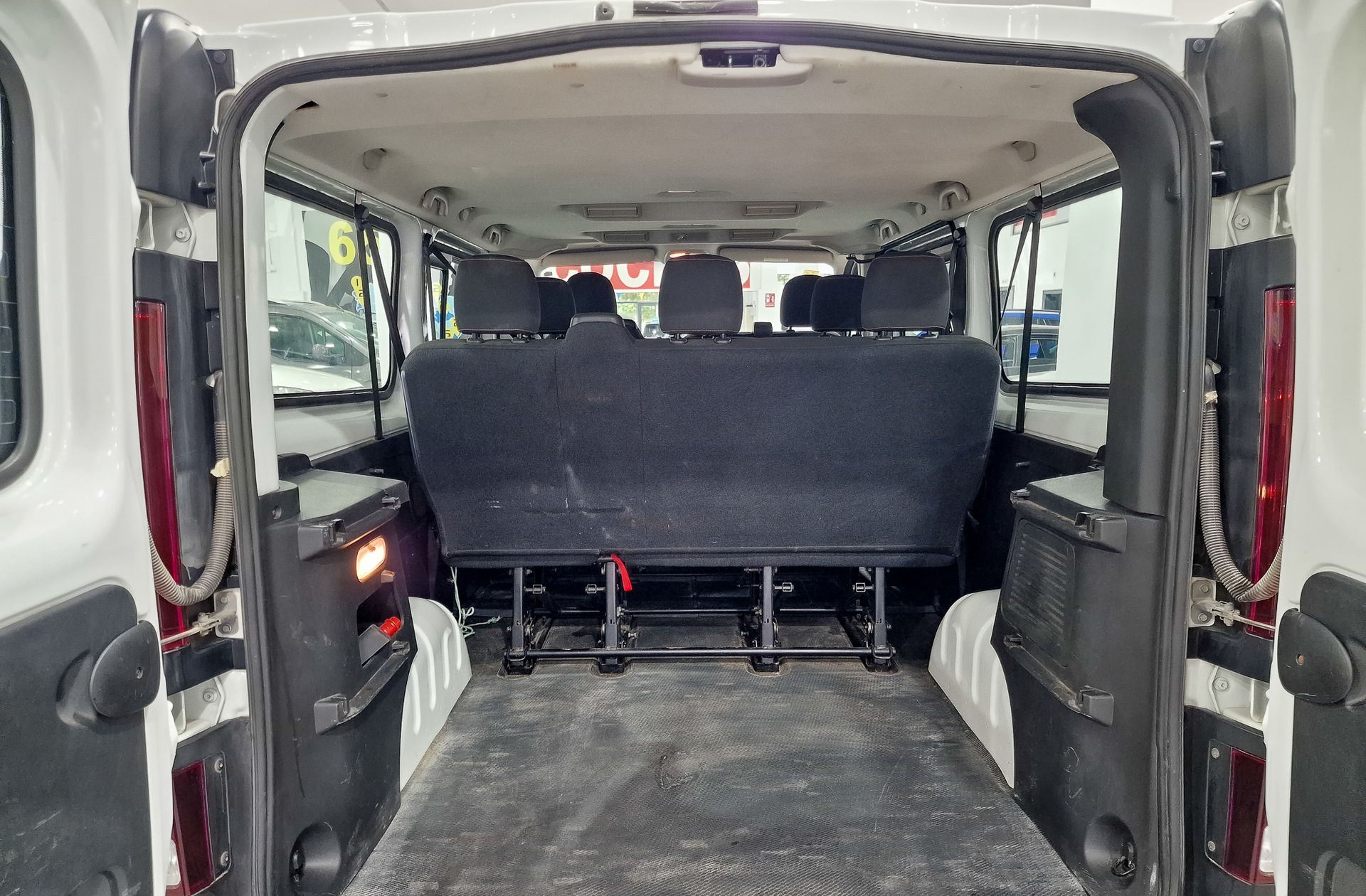 Renault Trafic Passenger dCi Energy - foto 12