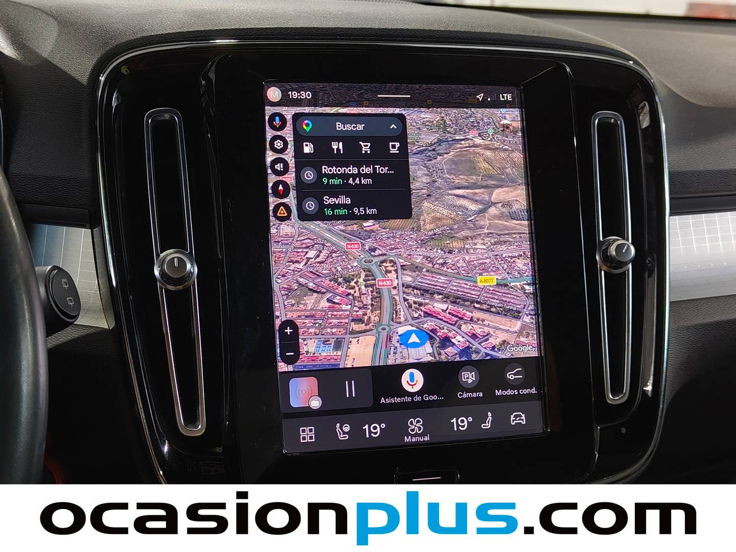 Equipamiento del Volvo XC40 Volvo XC40 B3 Gasolina Mild hybrid Plus Dark Auto (163 CV)