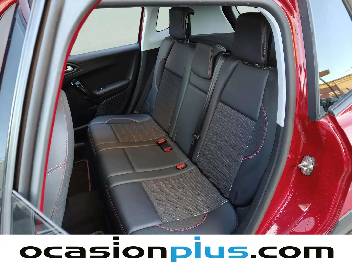 Foto Peugeot 2008 Peugeot 2008 PureTech 110 GT Line S&S EAT6 (110 CV)