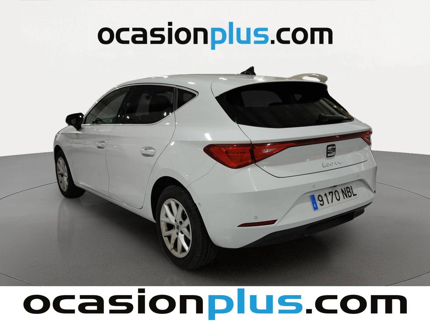 Foto trasera Seat León Seat León 1.5 eTSI Style 25 Aniversario DSG (116 CV) izquierda