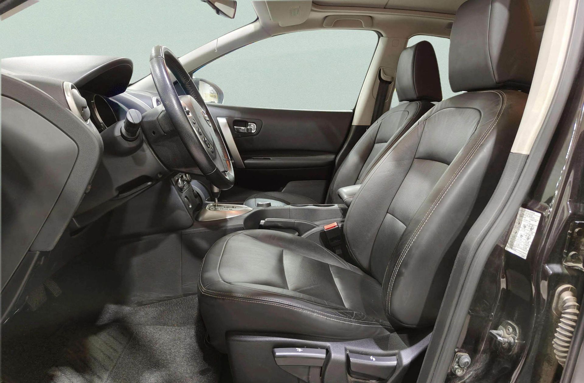Nissan Qashqai 2.0 Tekna Premium 4x4 - foto 12
