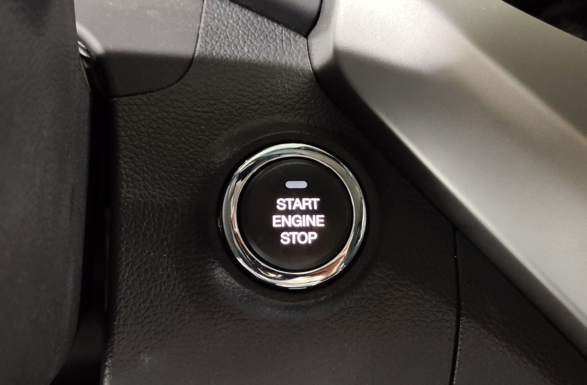 SsangYong Tivoli G16 GLP Limited 4x2 - foto 30