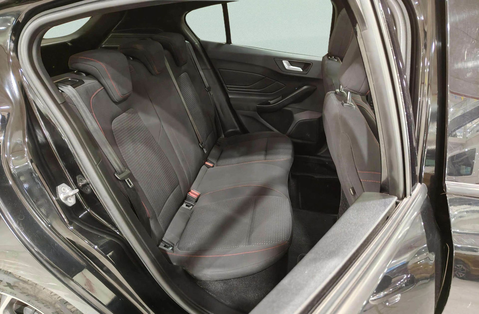 Ford Focus 1.5 EcoBoost ST-Line - foto 18