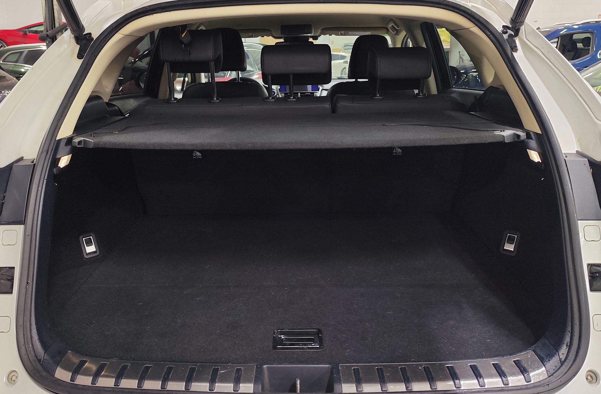 Lexus NX 300h Premium 2WD - foto 16