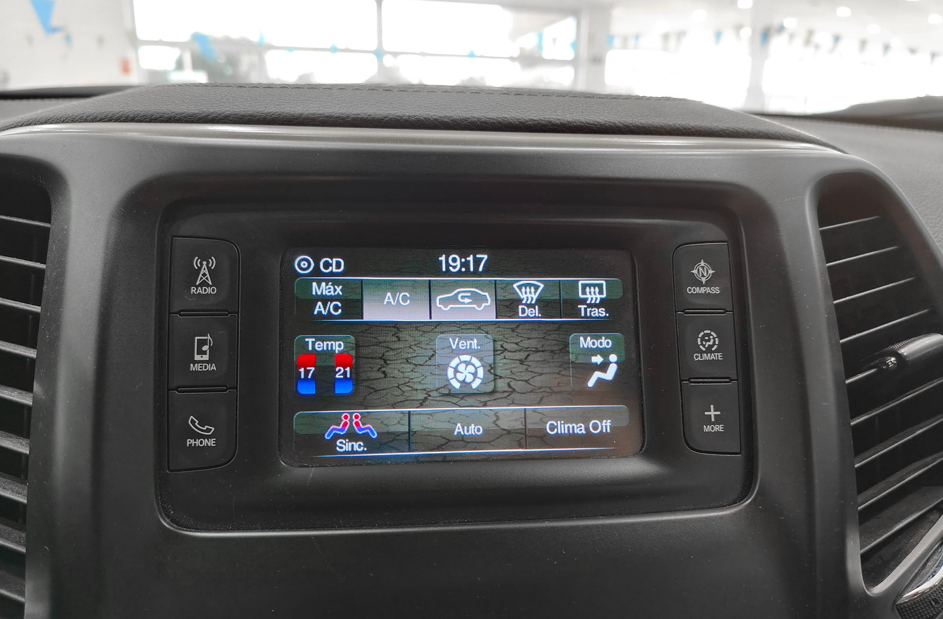 Jeep Cherokee 2.0 CRD Longitude 4x4 Active - foto 30