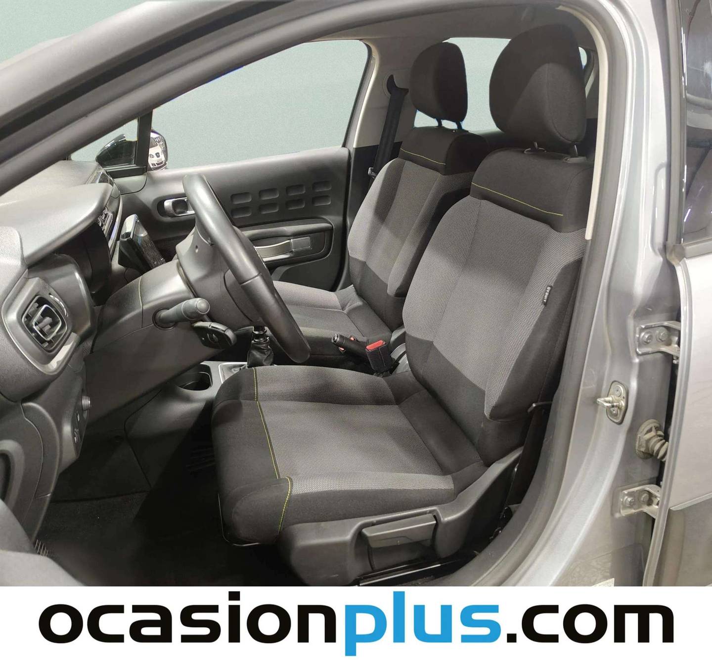 Foto asientos delanteros Citroën C3 Citroën C3 PureTech 110 S&S Shine (110 CV)
